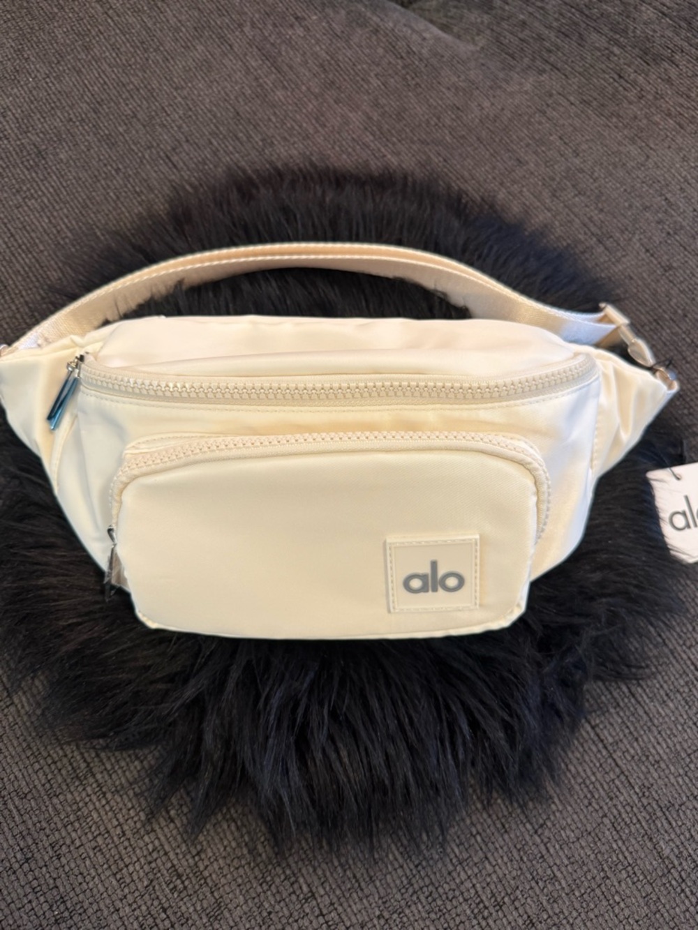 ALO Yoga Cream/ Beige Crossbody Waist Bag